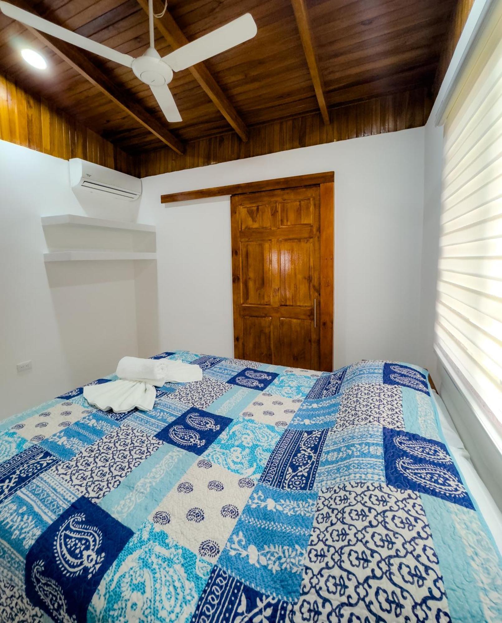 Pura Natura Lodge Manuel Antonio Exterior photo